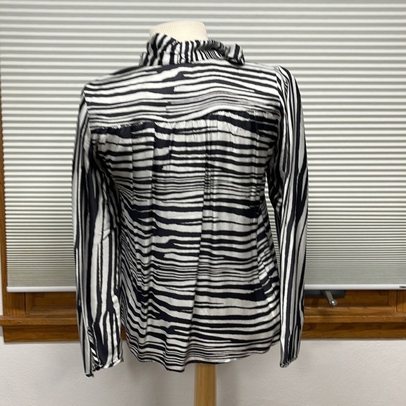 Banana Republic NWT Zebra Print Mock Neck Tie Ling Sleeve Blouse Size XS - Picture 7 of 12